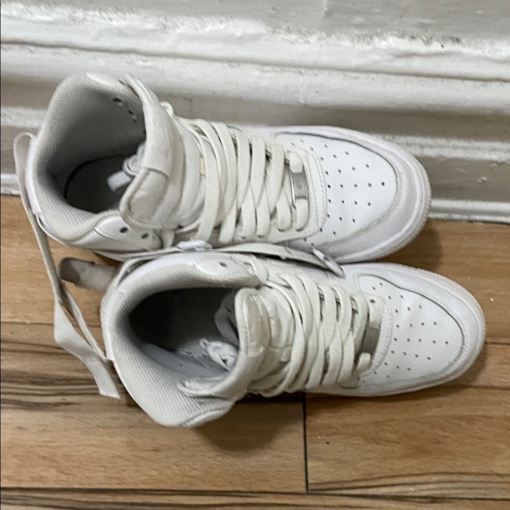 Nike White Air Sneakers - Picture 4 of 4